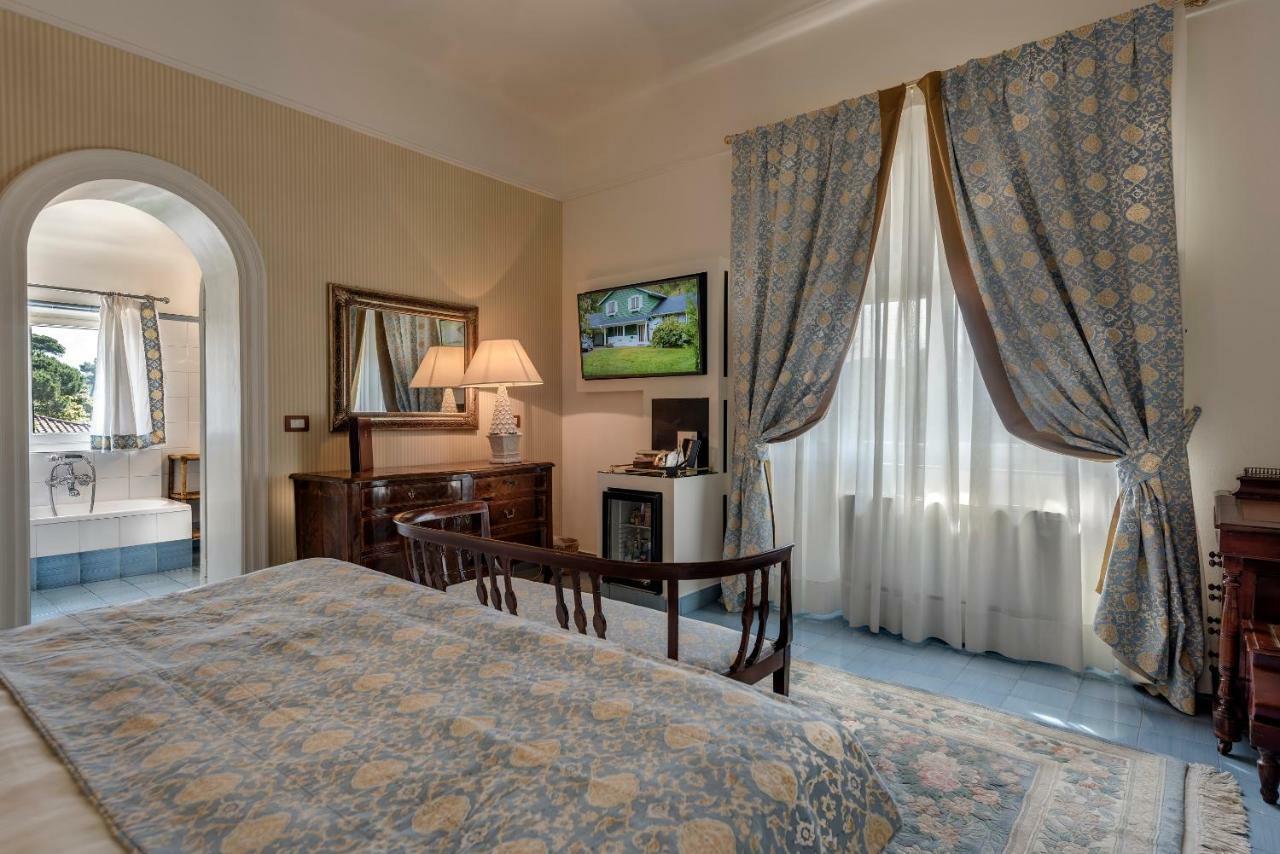 Augustus Lido Hotel ฟอร์เต เดย์ มาร์มี ภายนอก รูปภาพ