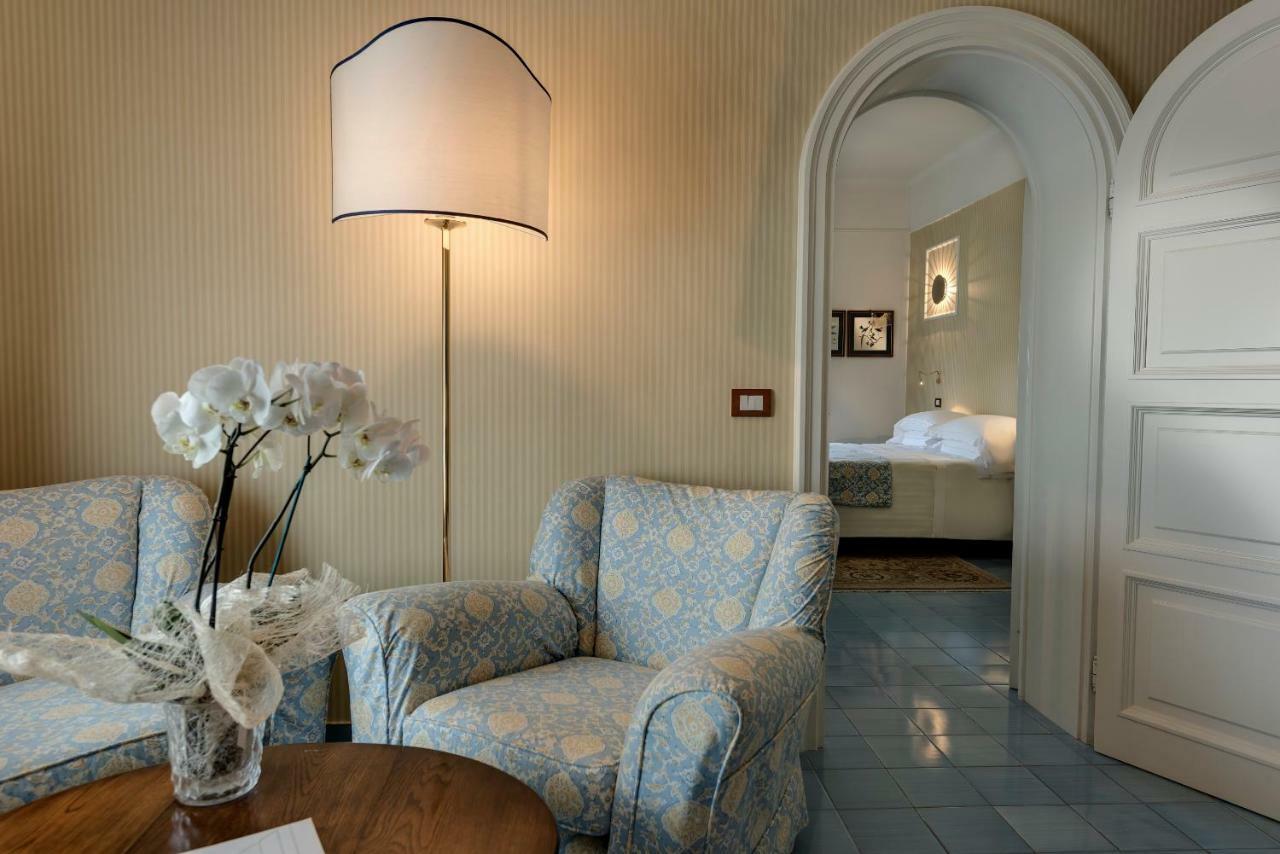 Augustus Lido Hotel ฟอร์เต เดย์ มาร์มี ภายนอก รูปภาพ